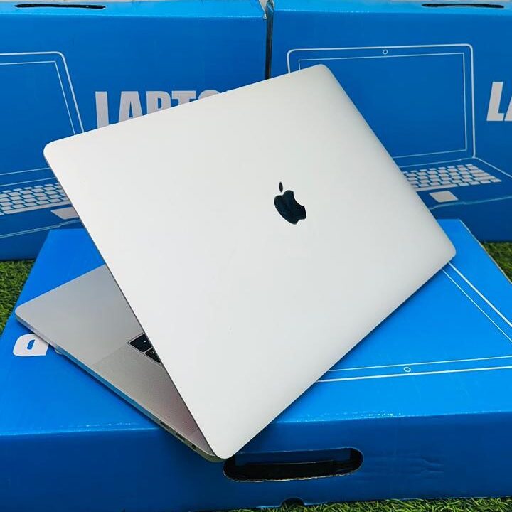 Apple MacBook Pro A1990 | Core i9 | 32GB RAM | 512GB SSD | Touch Bar