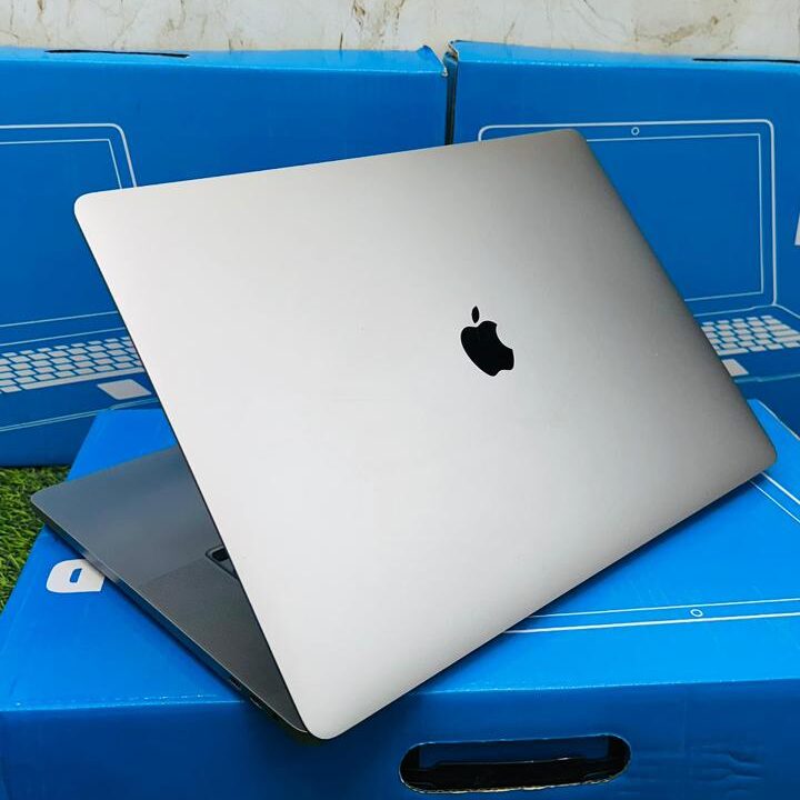 Apple MacBook Pro A2141 | Core i9 | 16GB RAM | 1TB SSD | Touch Bar